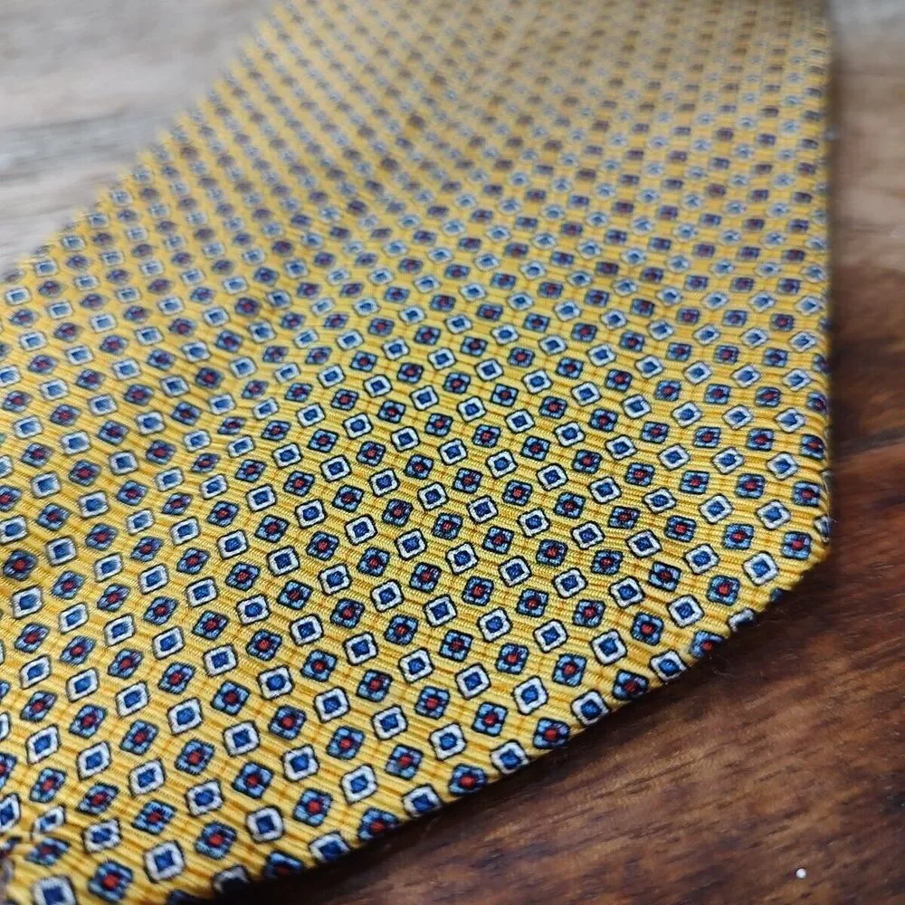 Brooks Brothers Makers Pure‎ Silk Made in USA Gold Geometric Men's Neck Tie